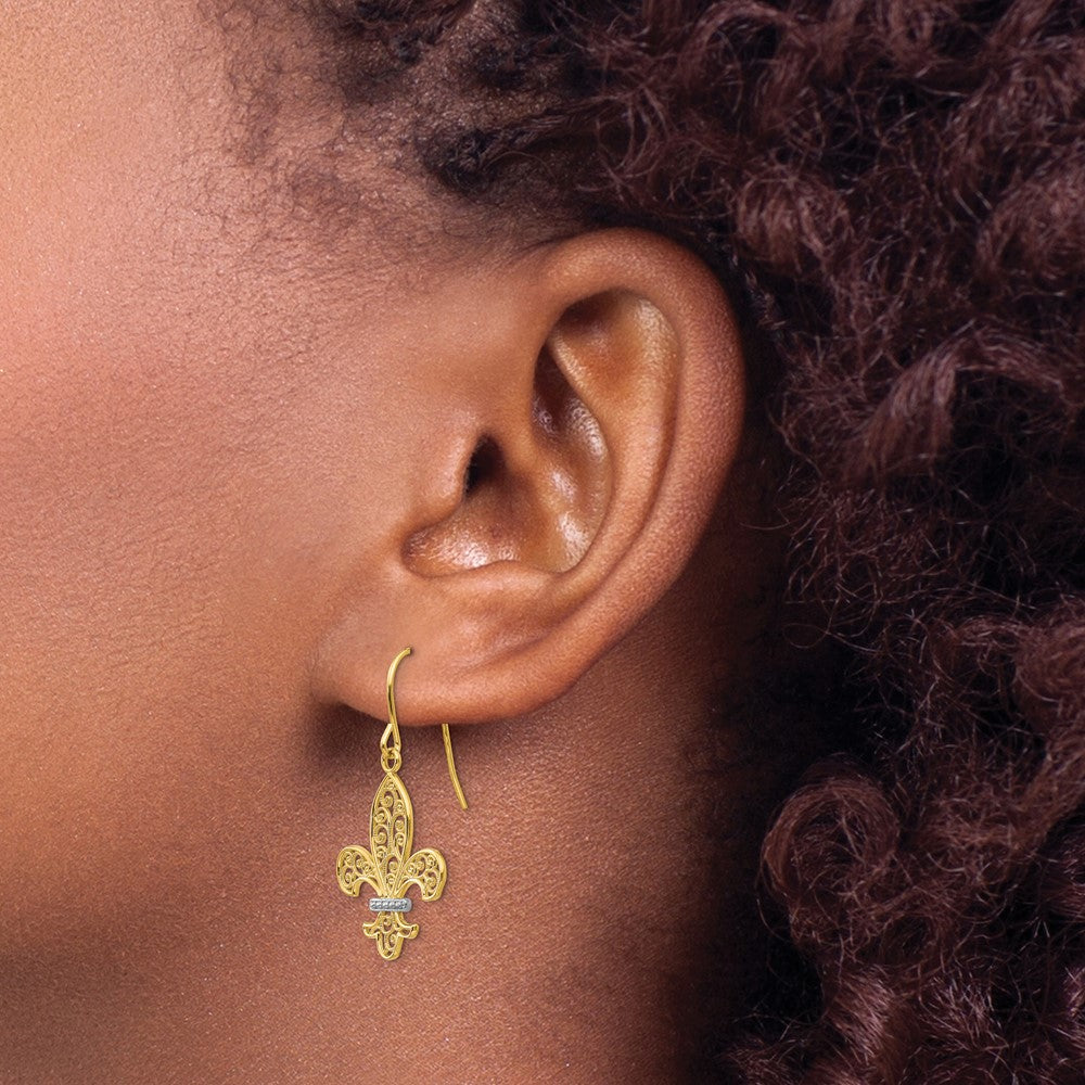 10k Polished and Diamond-cut Star Post Earrings