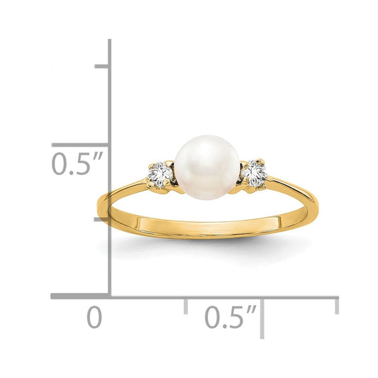 10K 5-5.5mm White Round Freshwater Cultured Pearl and 1/15 carat A Diamond Ring