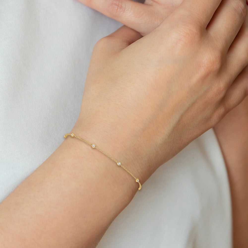 True Origin 14K Yellow Gold 1/6 carat Lab Grown Diamond VS+ F+ Complete 7 Station 7 in Bracelet