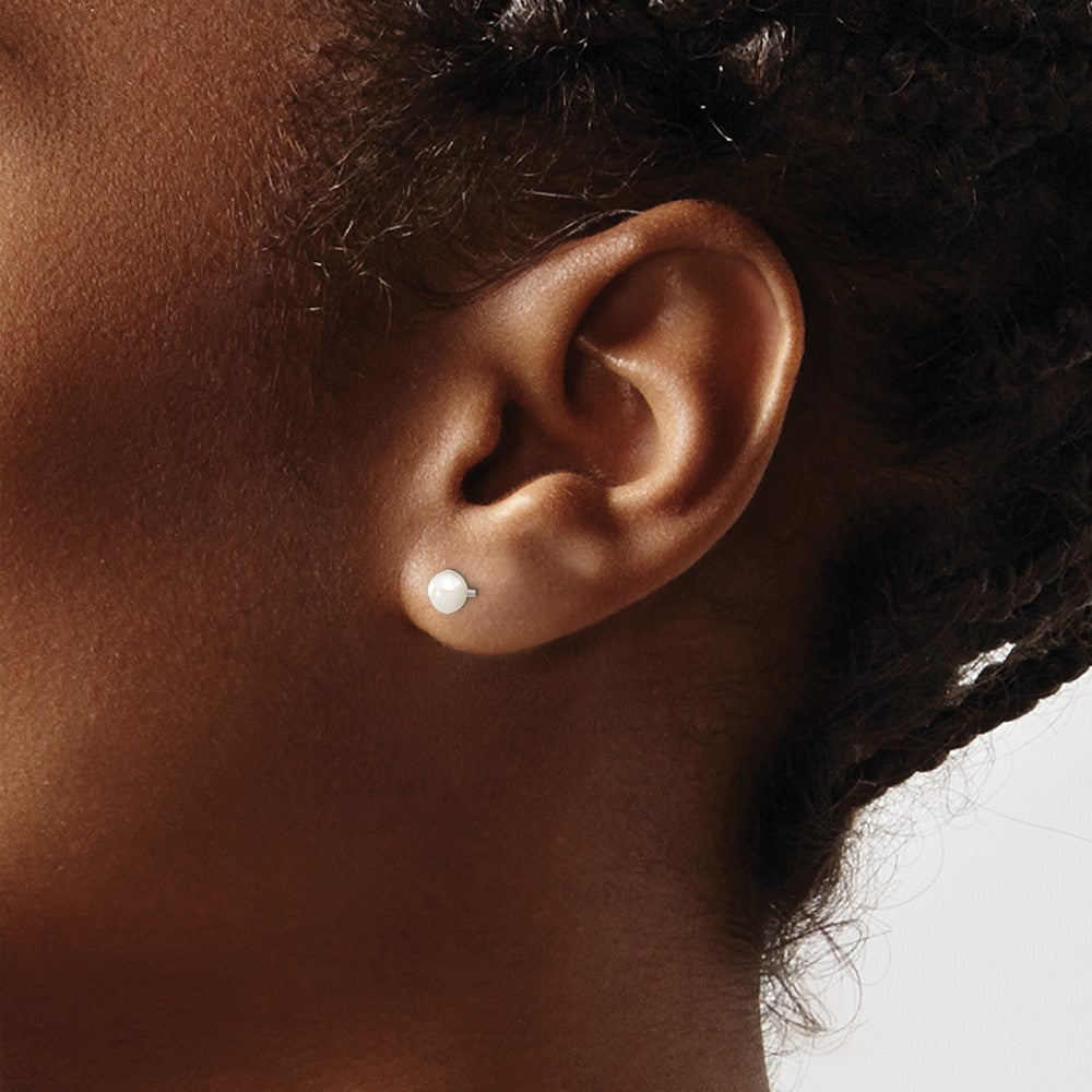 Sterling Silver Rhodium-plated 4-5mm White Round Freshwater Cultured Pearl Post Earrings