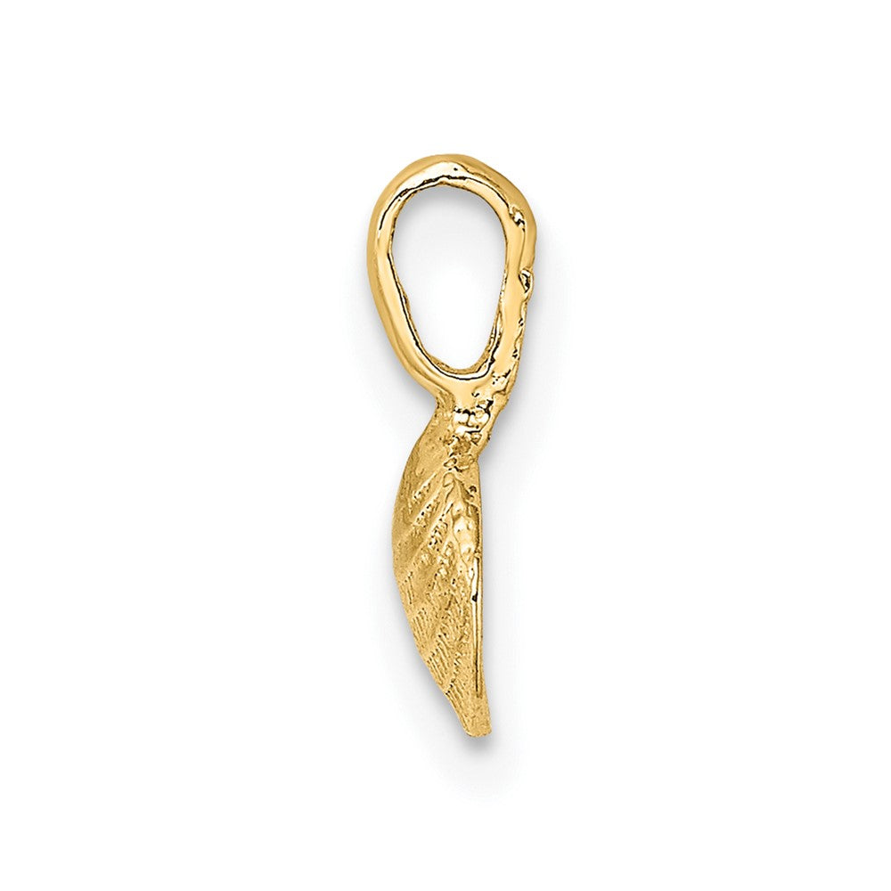 10K Mini Clam Shell Charm