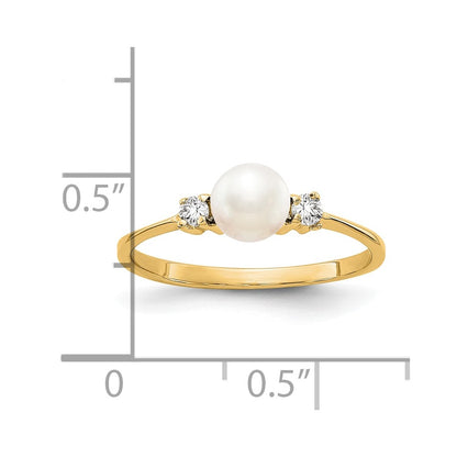 10K 5-5.5mm White Round Freshwater Cultured Pearl and 1/15 carat A Diamond Ring