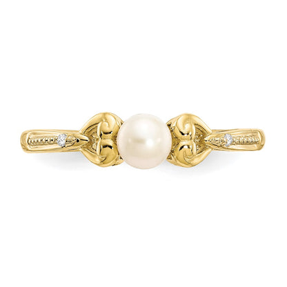 10K 4.5mm Round June/ Freshwater Cultured Pearl and Diamond Size 7 Ring