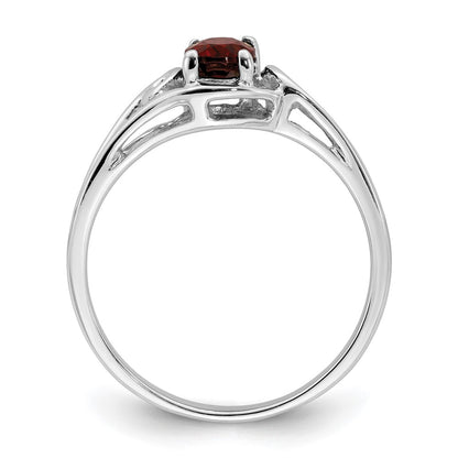 10K White Gold 6x4mm Oval Garnet Ring