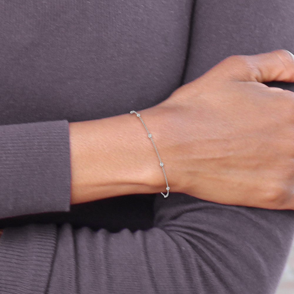 True Origin 14K White Gold 1/6 carat Lab Grown Diamond VS+ F+ Complete 7 Station 7 in Bracelet