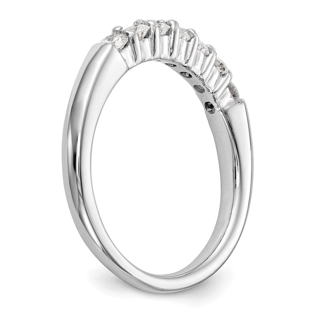 14K White Gold 7-Stone Shared Prong 3/4 carat Complete Round Diamond Band